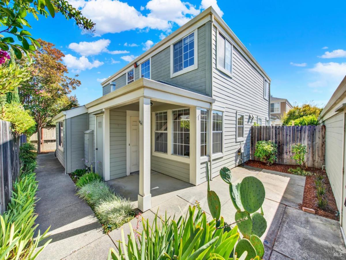 MLS #325076065 img 0