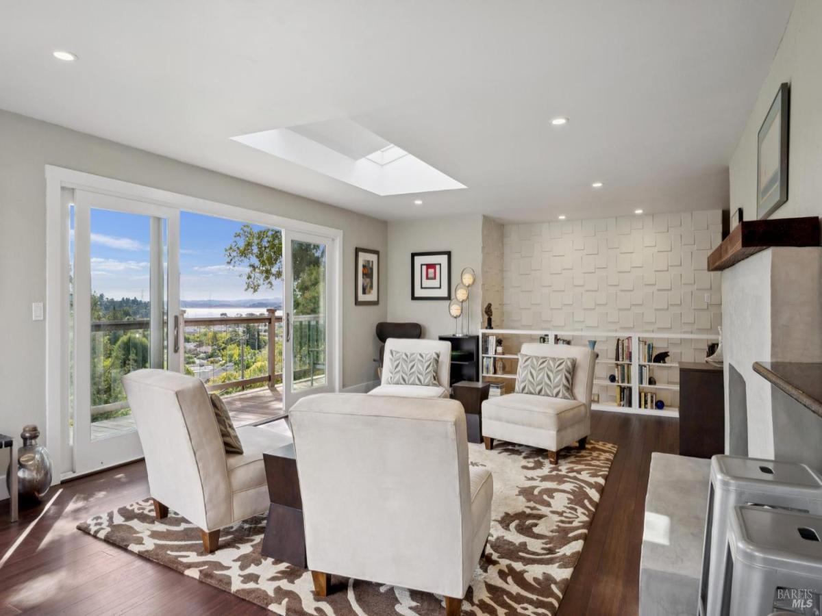 MLS #325076181 img 0