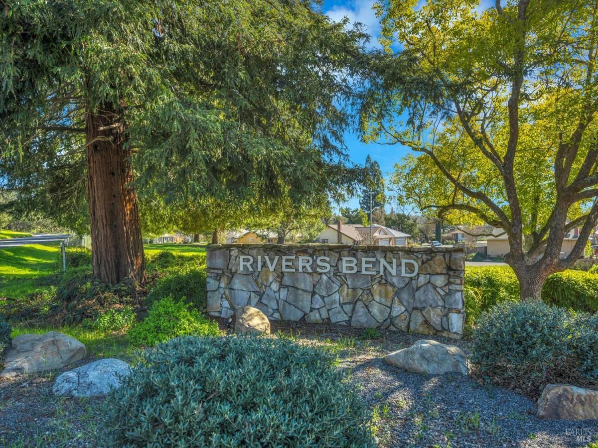 MLS #325076190 img 0