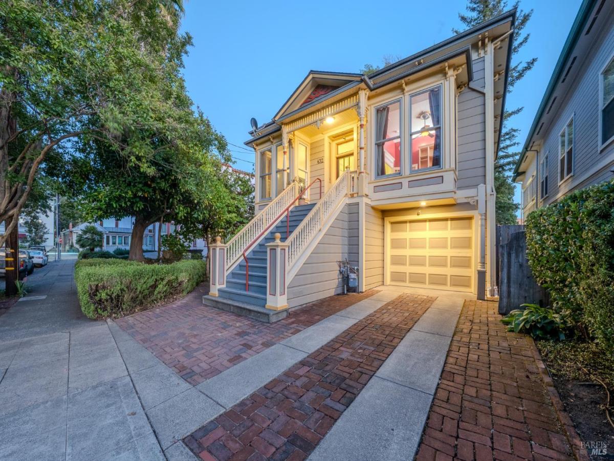 MLS #325076382 img 0