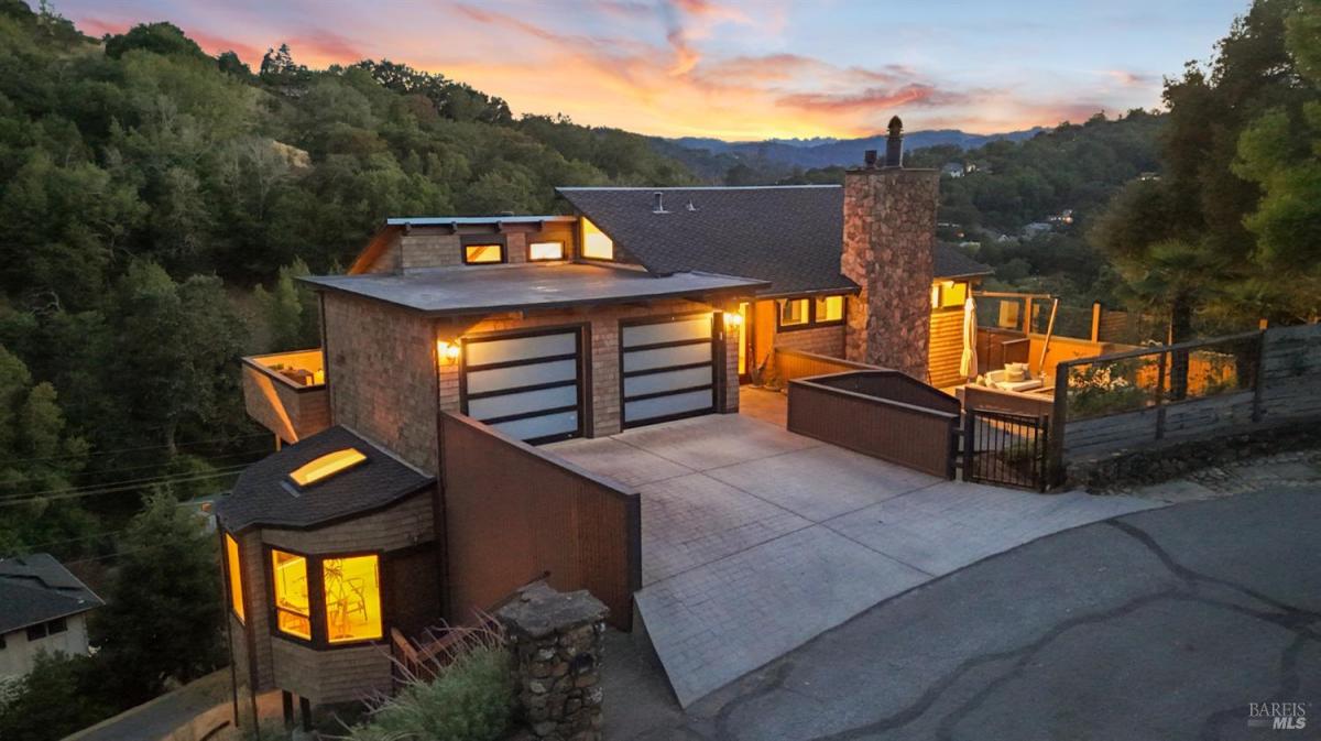 MLS #325076547 img 0