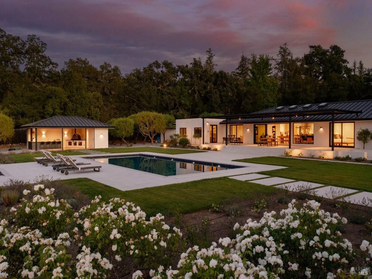 MLS #325076571 img 0