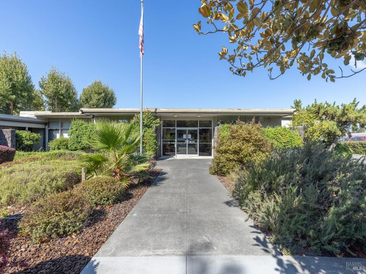 MLS #325076628 img 0