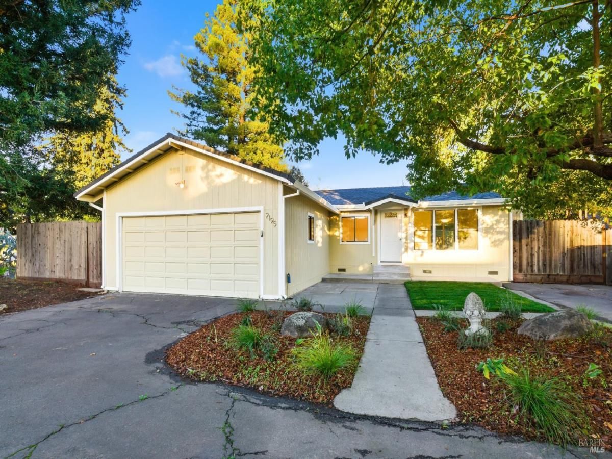 MLS #325077025 img 0