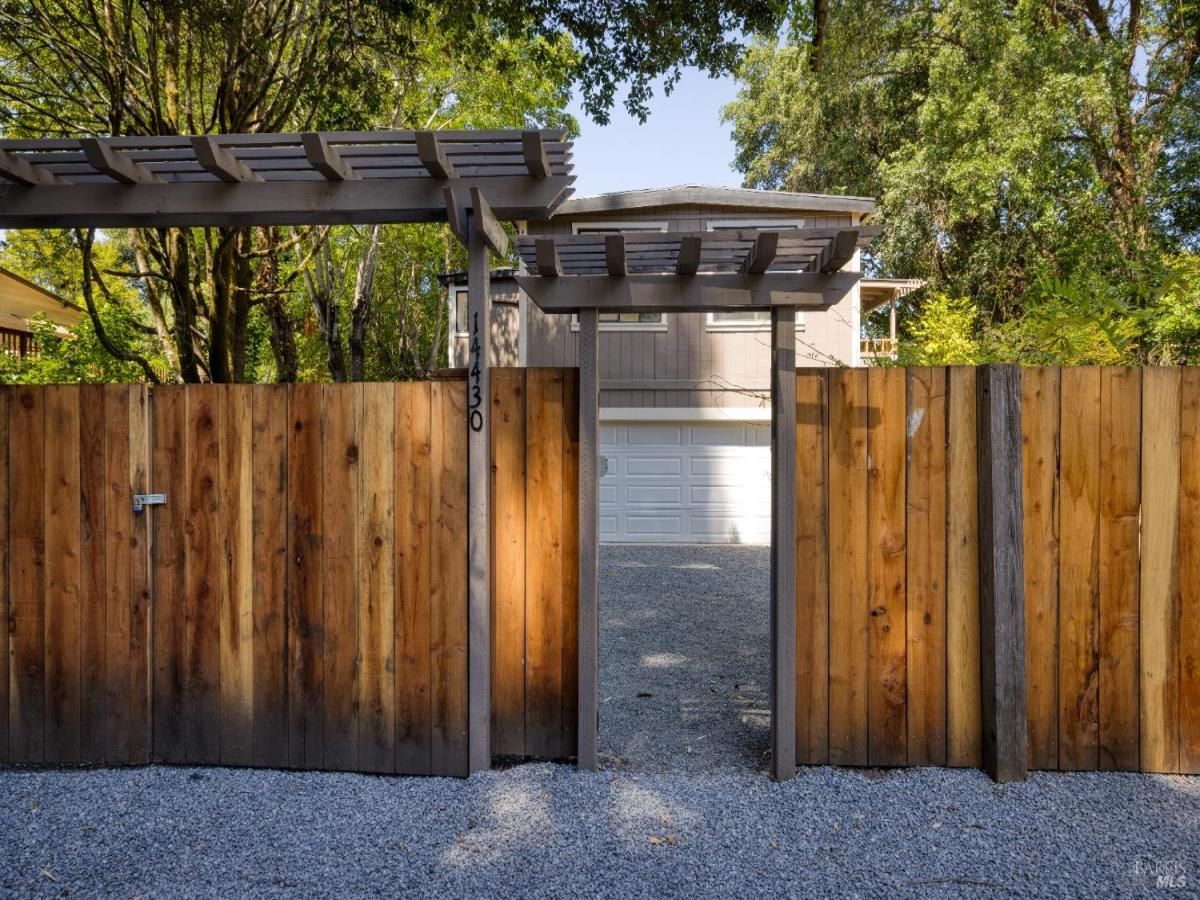 MLS #325077061 img 0