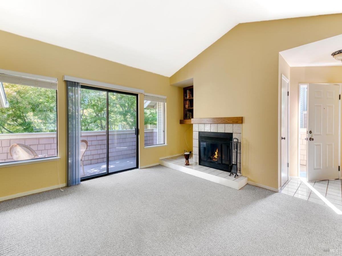 MLS #325077068 img 0