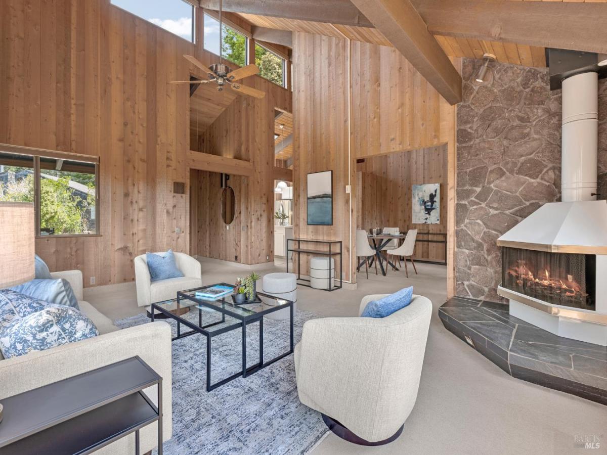 MLS #325077394 img 0