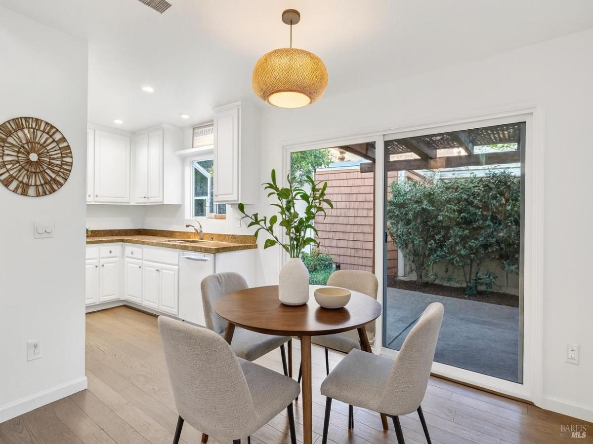 MLS #325077460 img 0