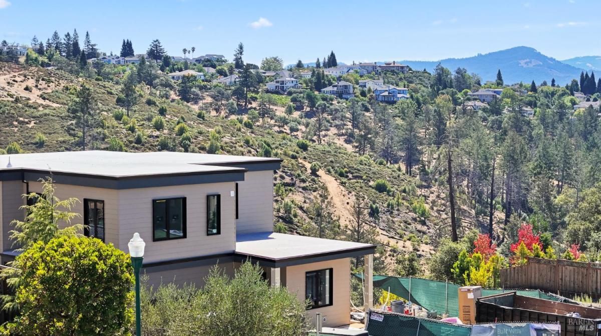 MLS #325078035 img 0