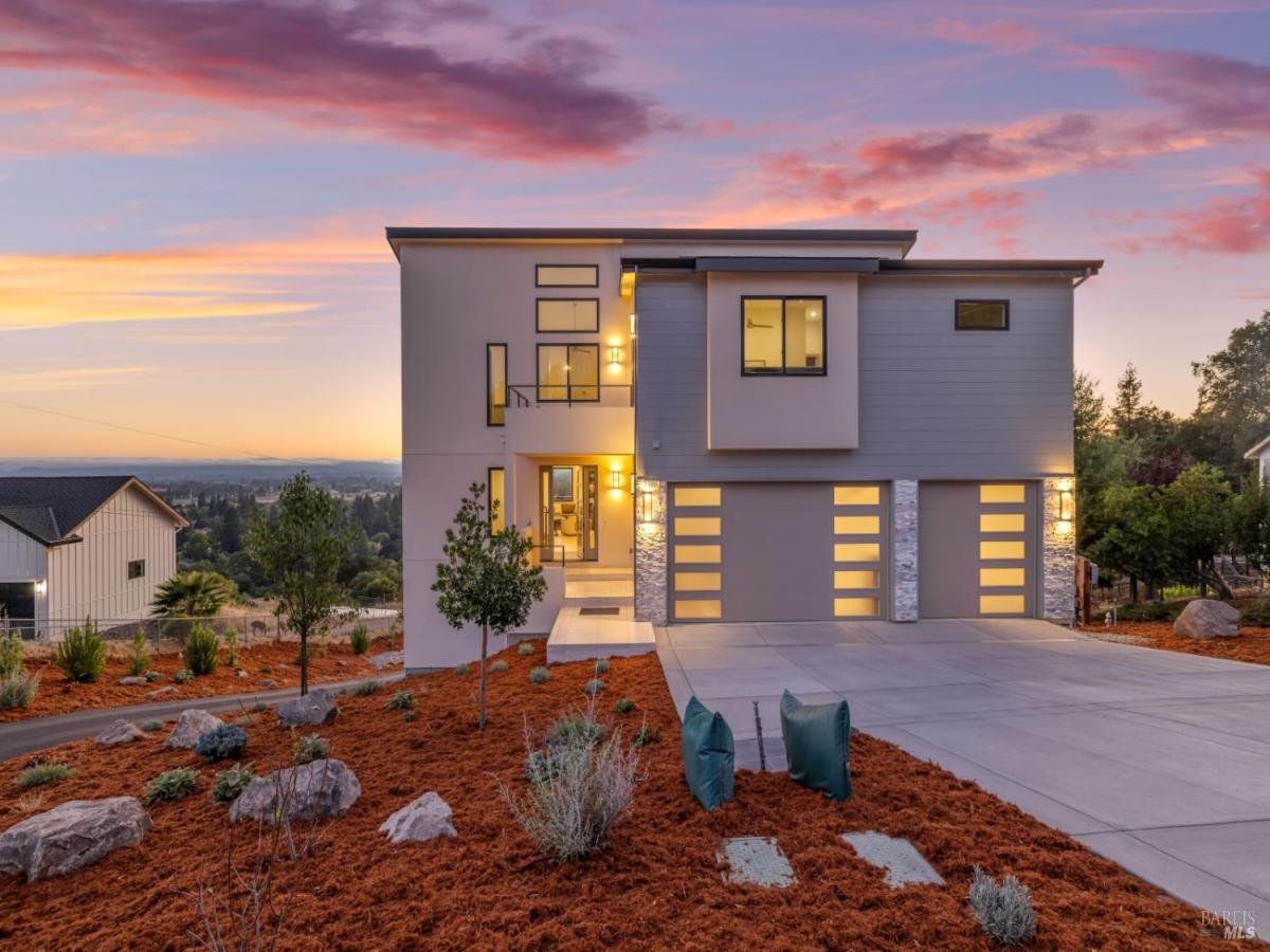 MLS #325078234 img 0