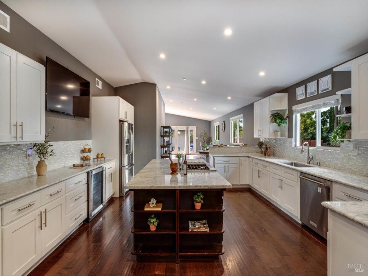 MLS #325078933 img 0