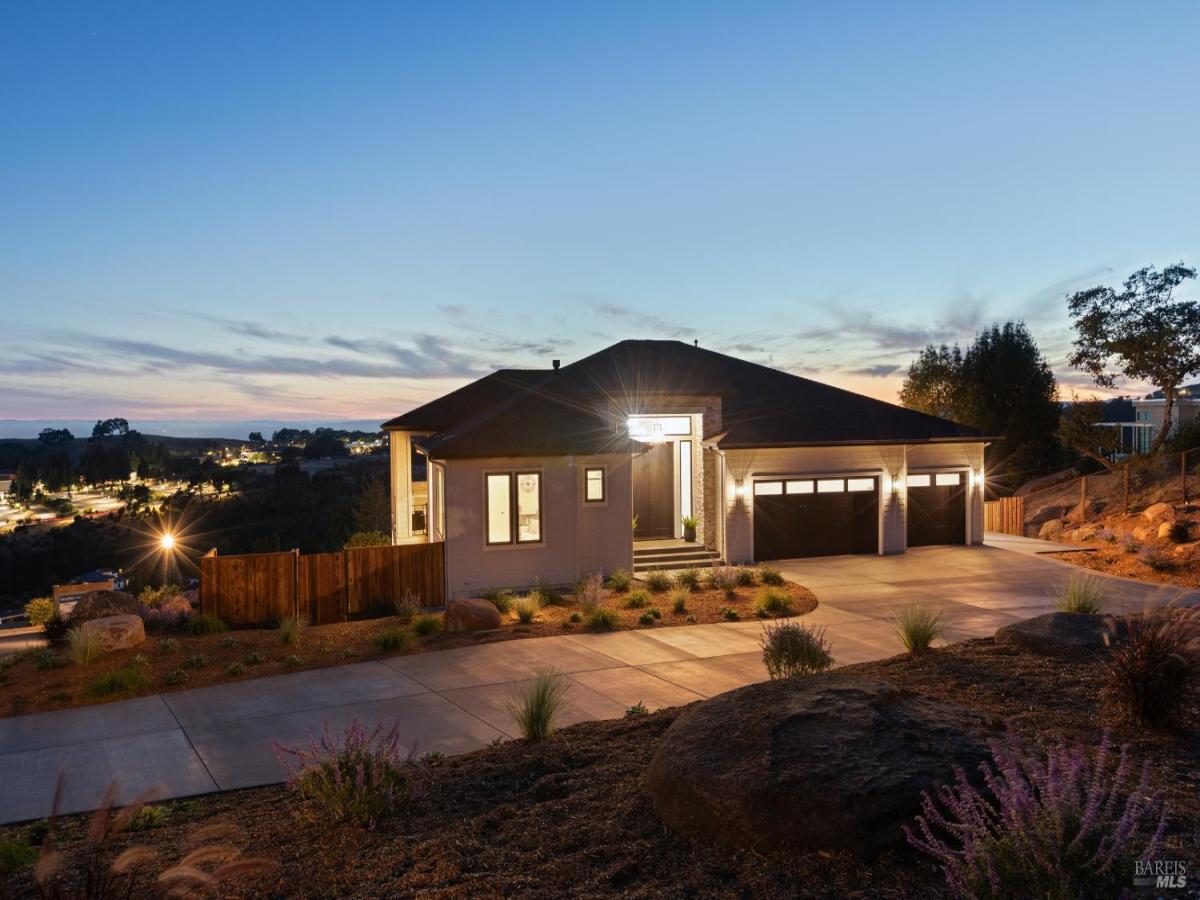 MLS #325080431 img 0