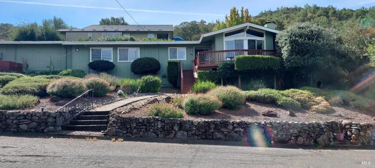 MLS #325080610 img 0