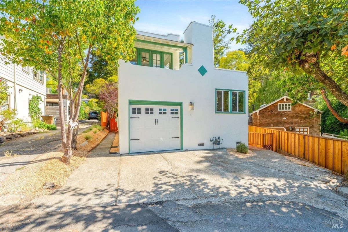 MLS #325080660 img 0