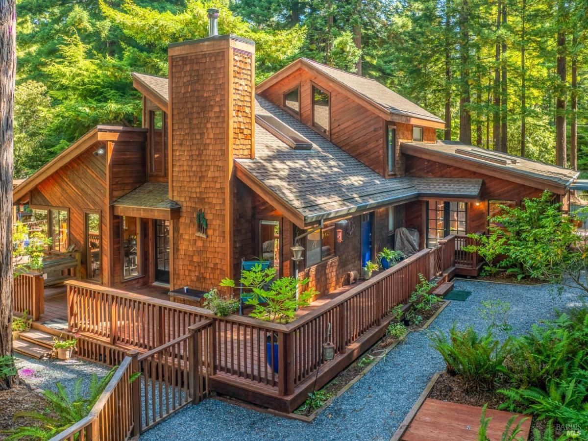 MLS #325080968 img 0