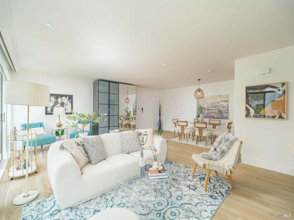 MLS #325081006 img 0