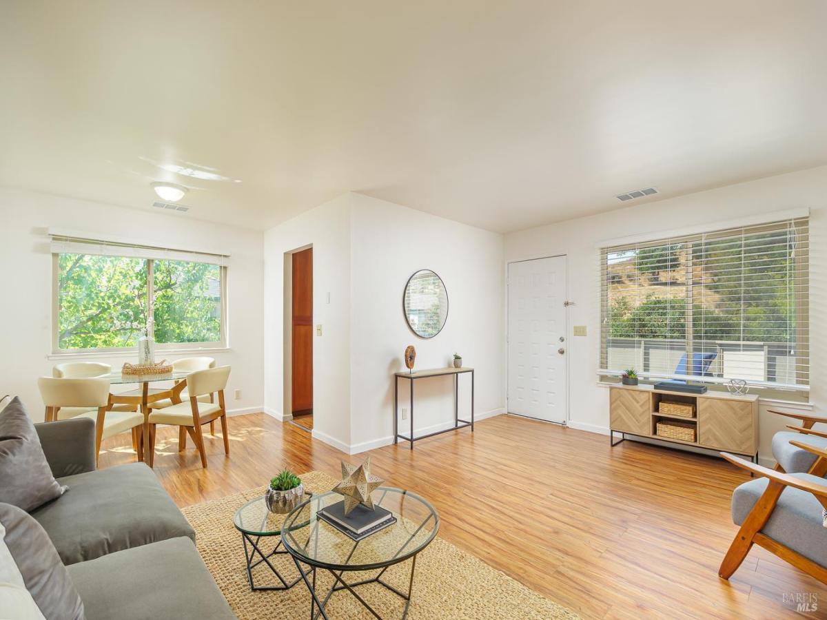 MLS #325081379 img 0