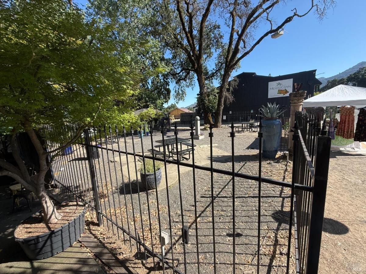 MLS #325081913 img 0