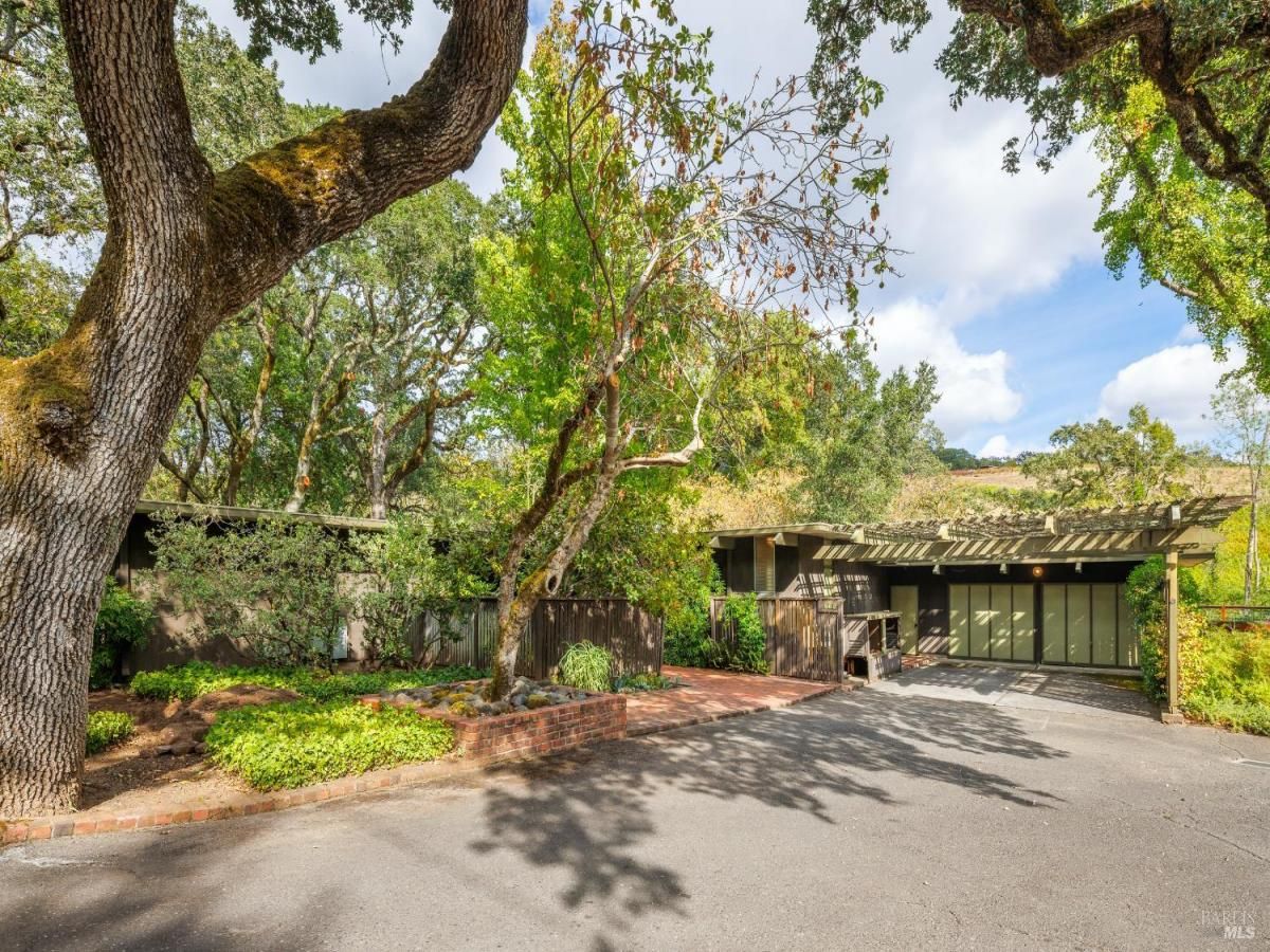 MLS #325081940 img 0