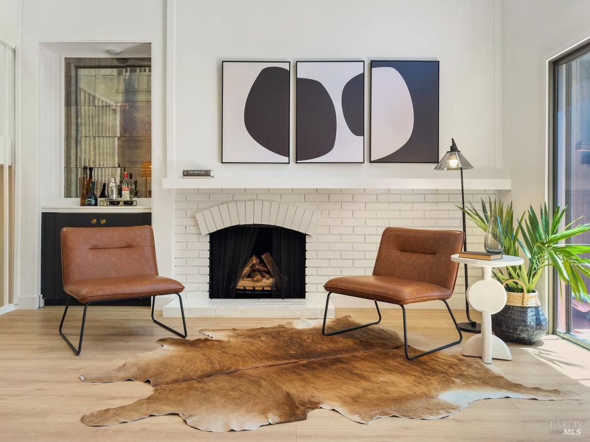 MLS #325082130 img 0