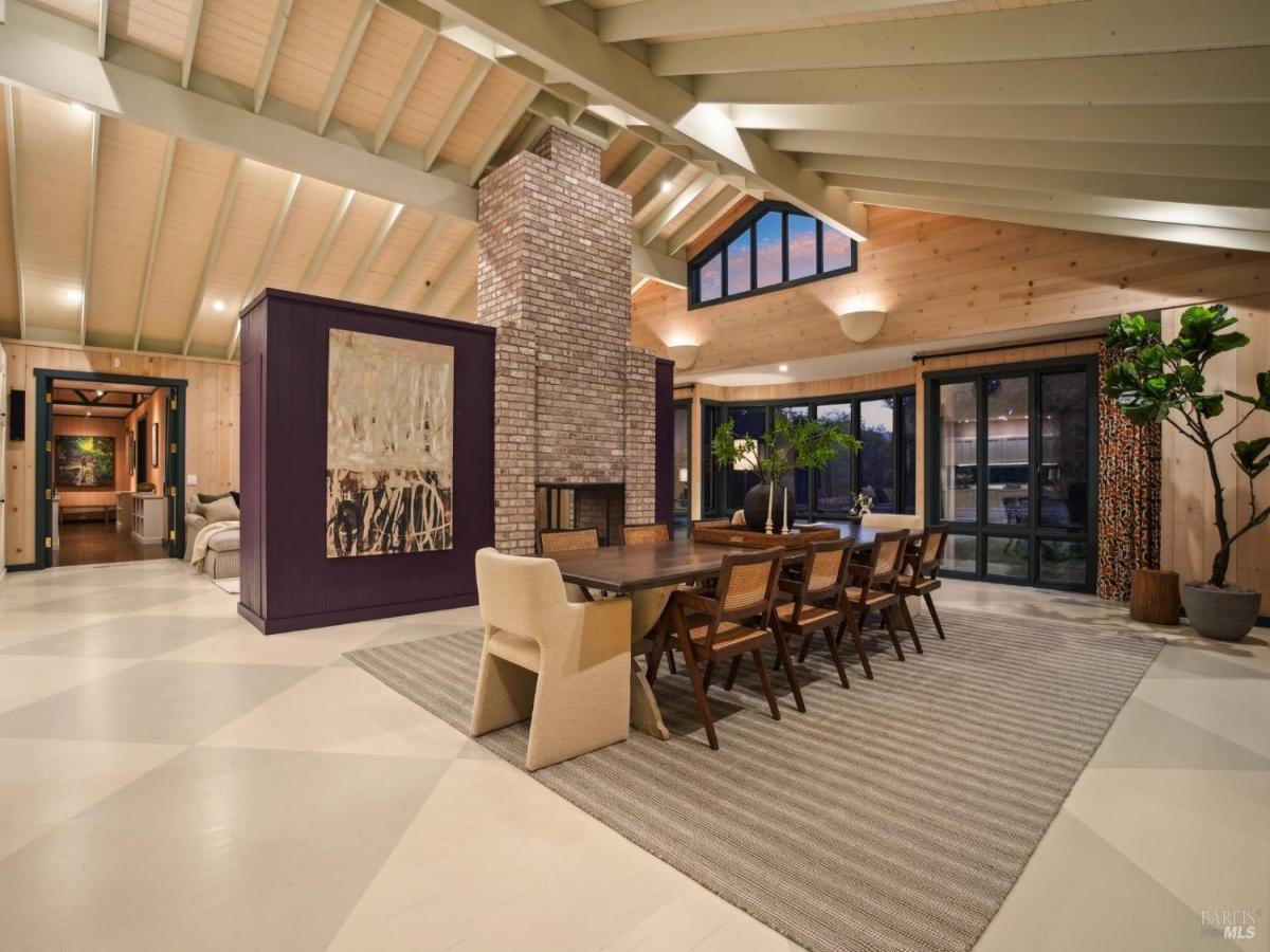 MLS #325082465 img 0