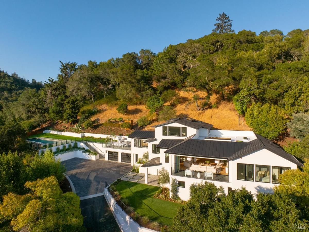 MLS #325082667 img 0