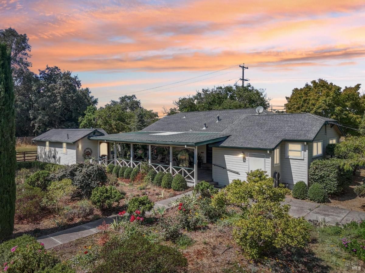 MLS #325082780 img 0