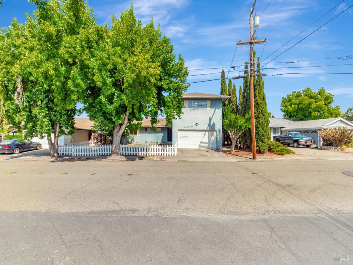 MLS #325083174 img 0