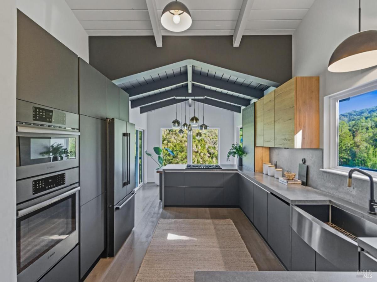 MLS #325083345 img 0