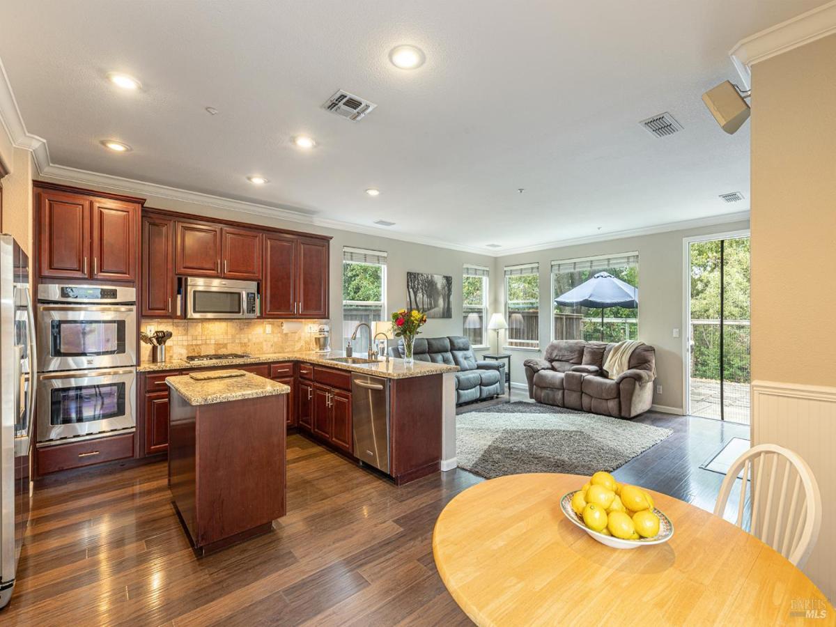 MLS #325083815 img 0