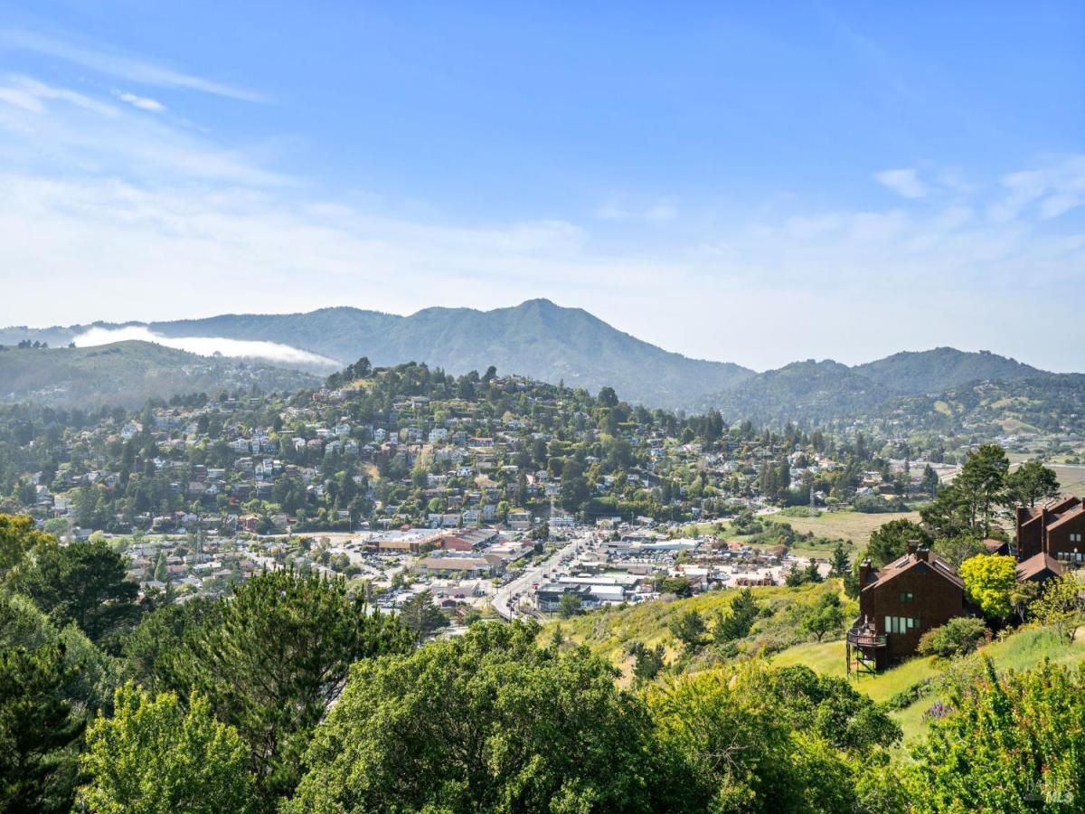 MLS #325084333 img 0