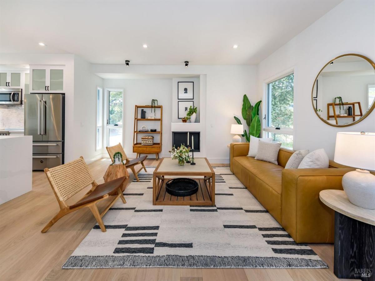 MLS #325084457 img 0