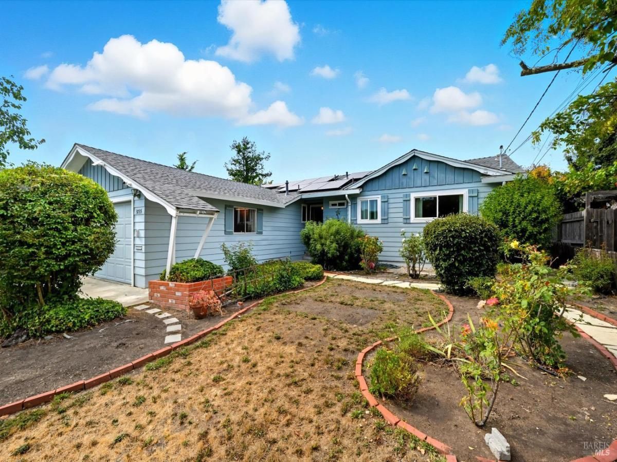 MLS #325084839 img 0