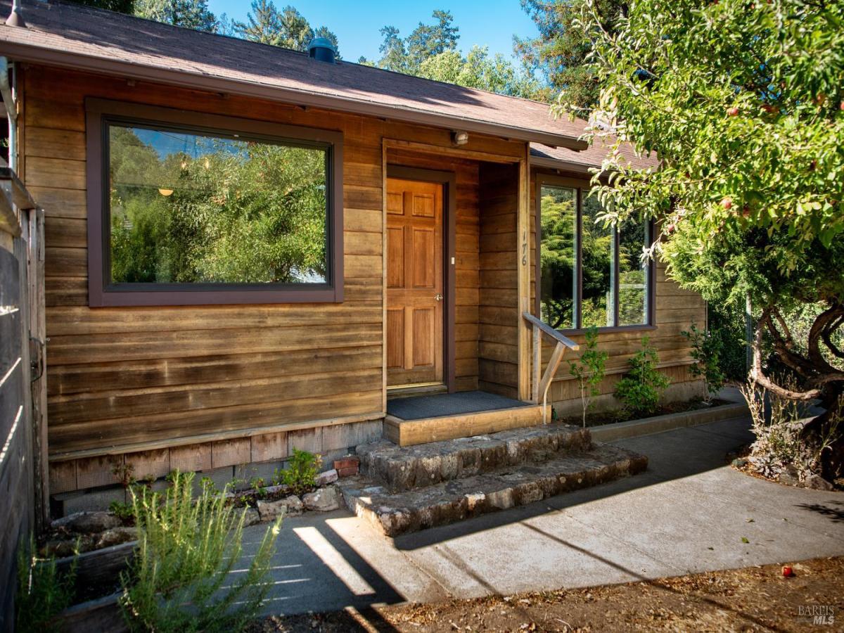 MLS #325084901 img 0