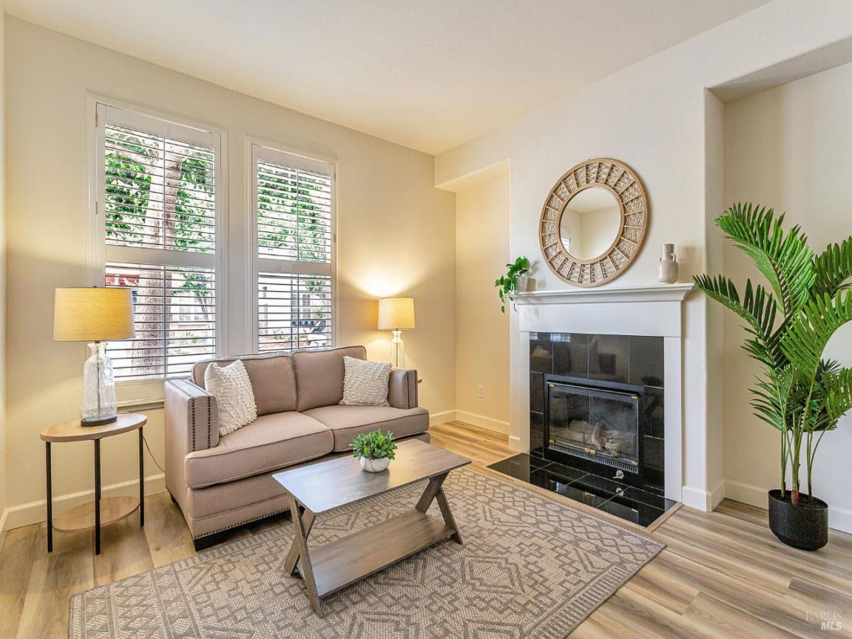 MLS #325085037 img 0