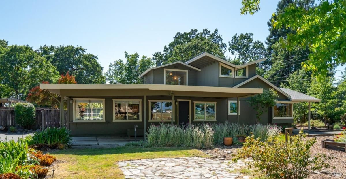 MLS #325085278 img 0