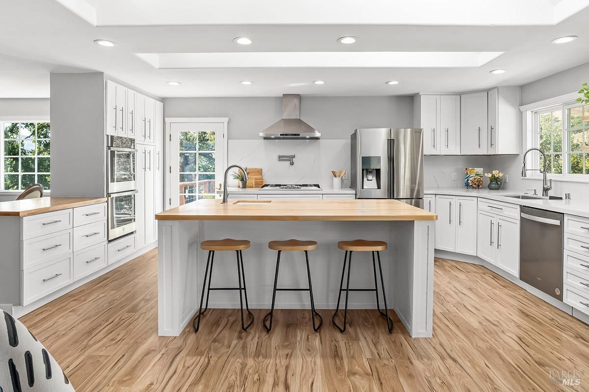 MLS #325085331 img 0