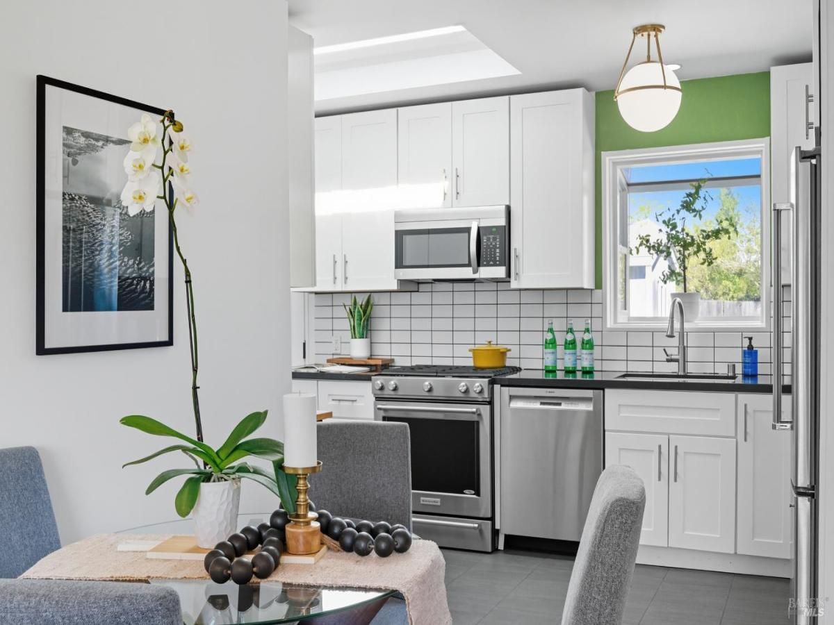 MLS #325085456 img 0