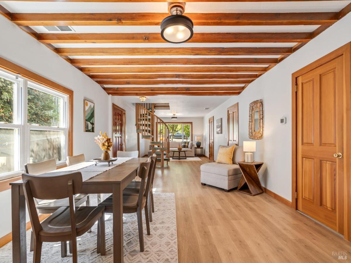 MLS #325085776 img 0