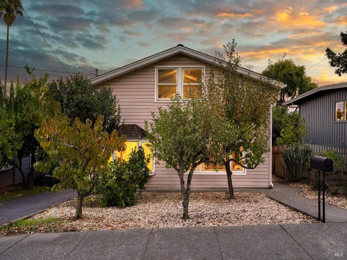 MLS #325085776 img 0