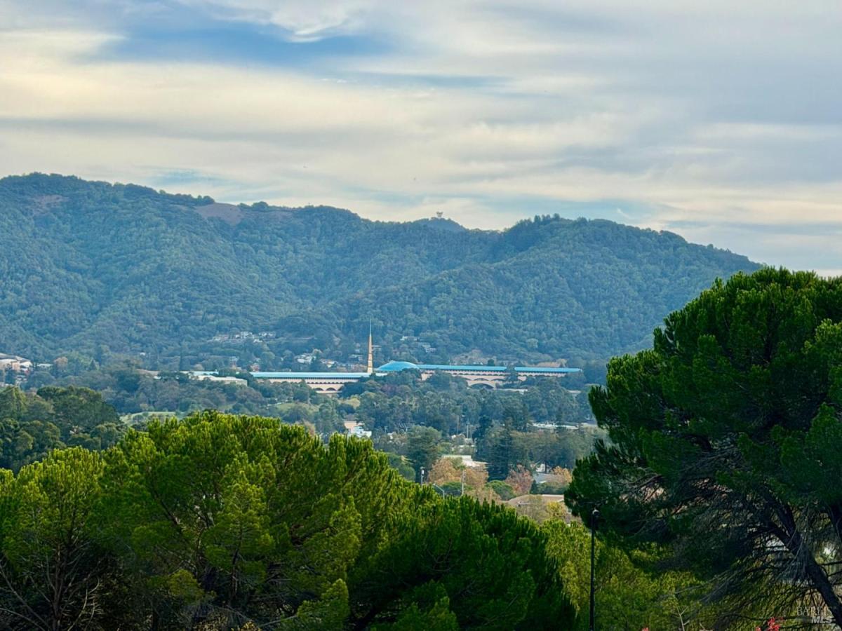 MLS #325085888 img 0