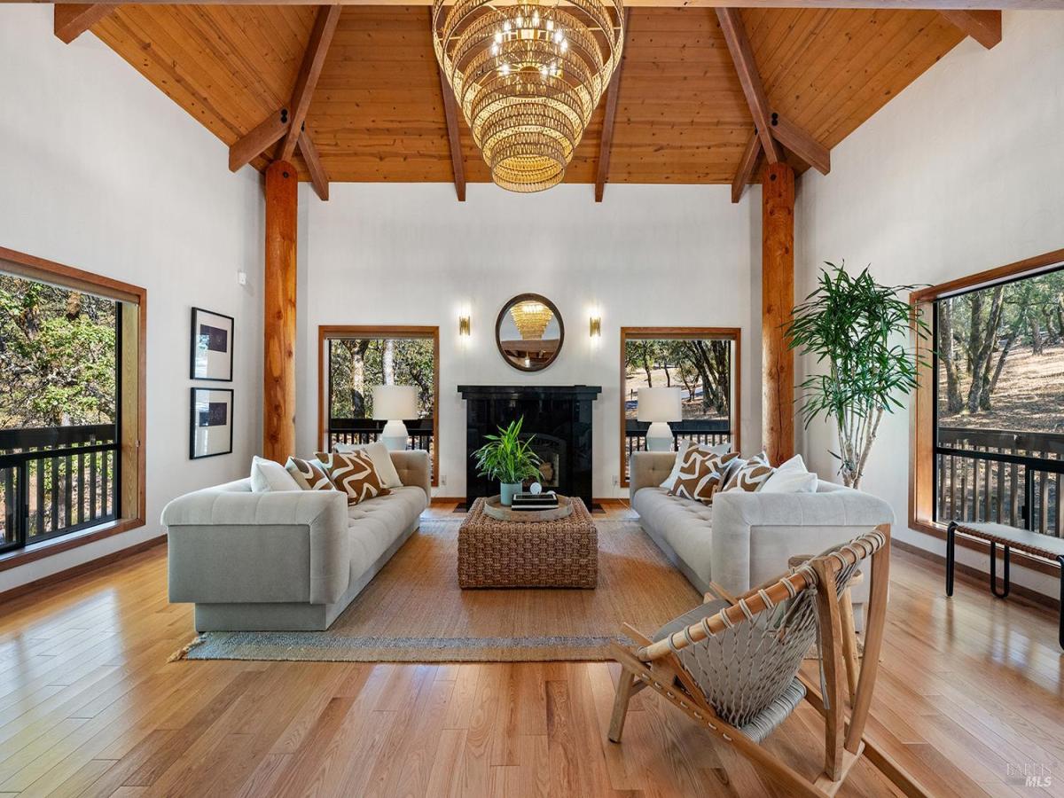 MLS #325085931 img 0