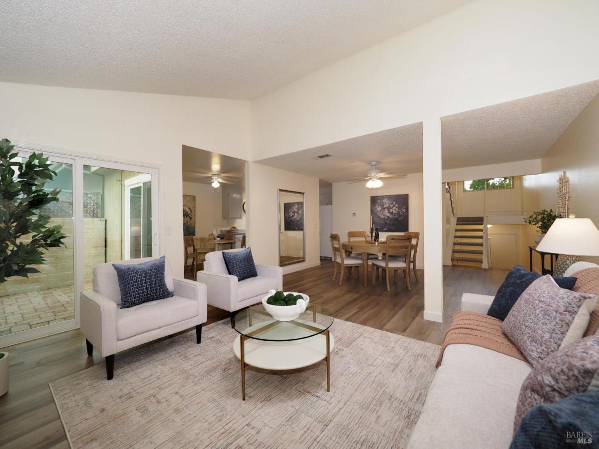 MLS #325085963 img 0