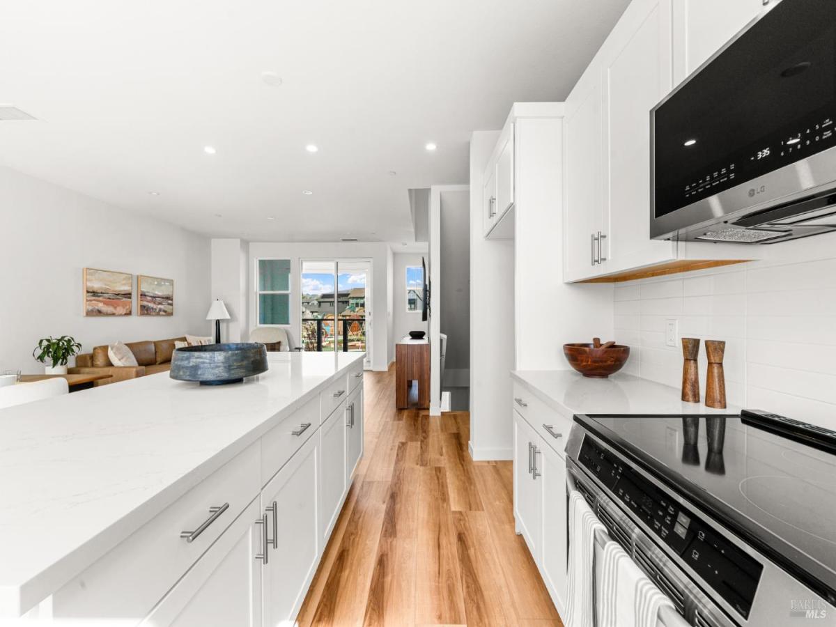 MLS #325086053 img 0