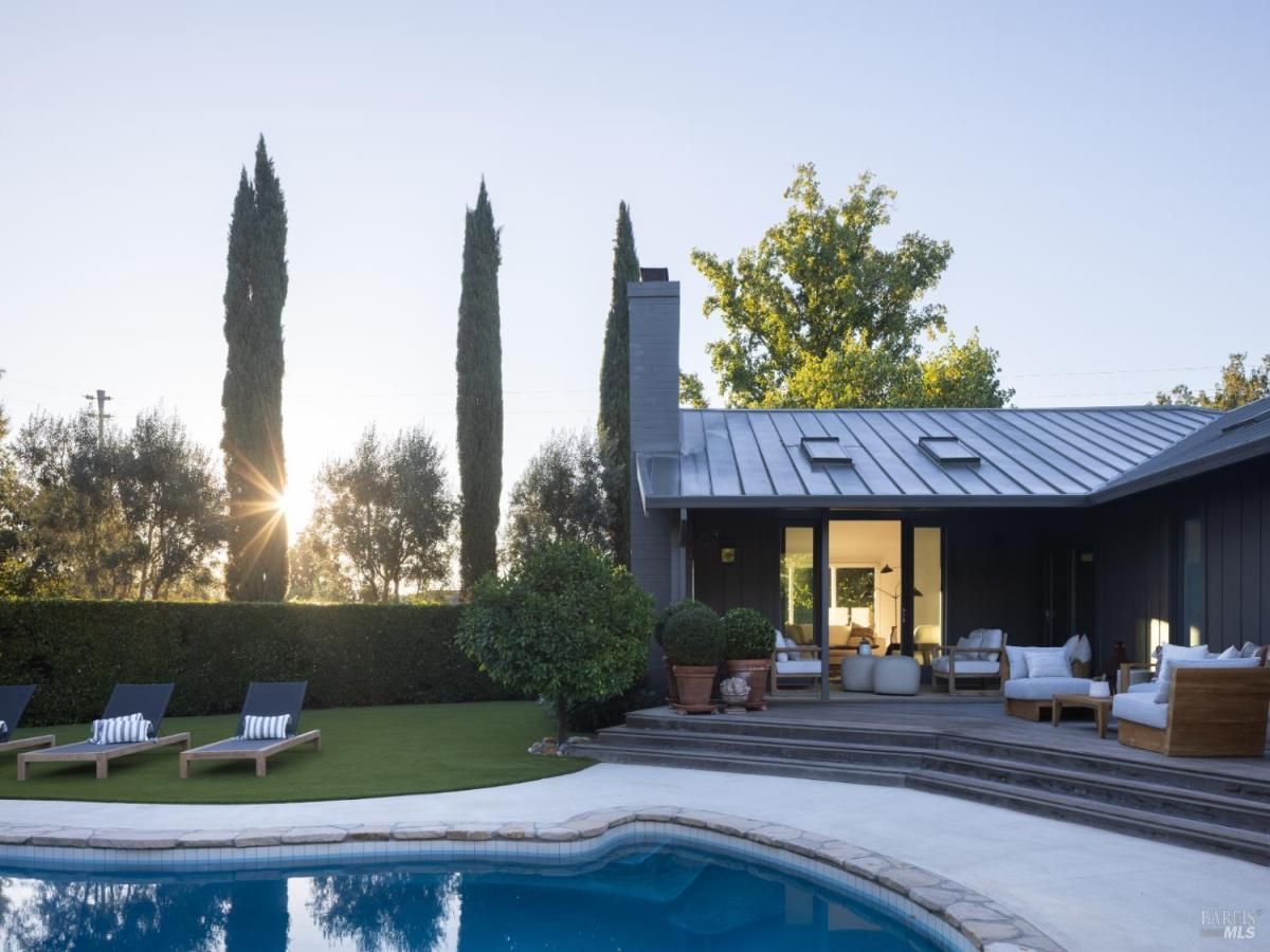 MLS #325086082 img 0