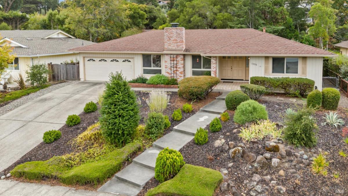 MLS #325086304 img 0