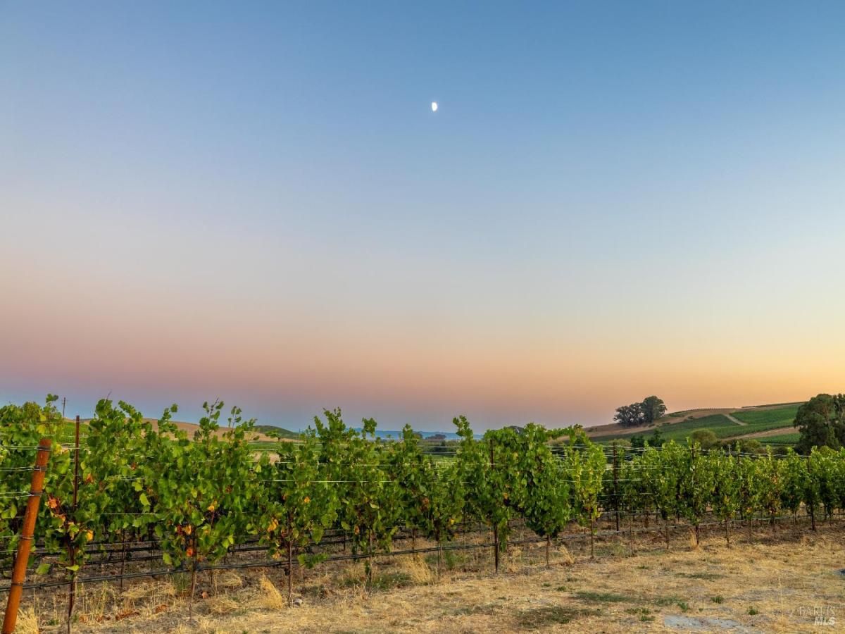 MLS #325086328 img 0