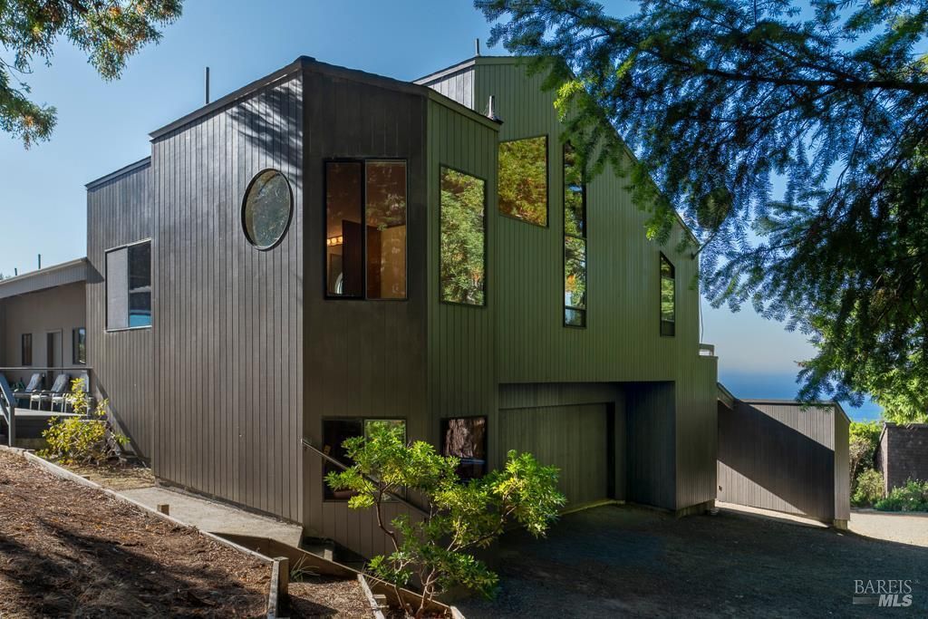 MLS #325086683 img 0