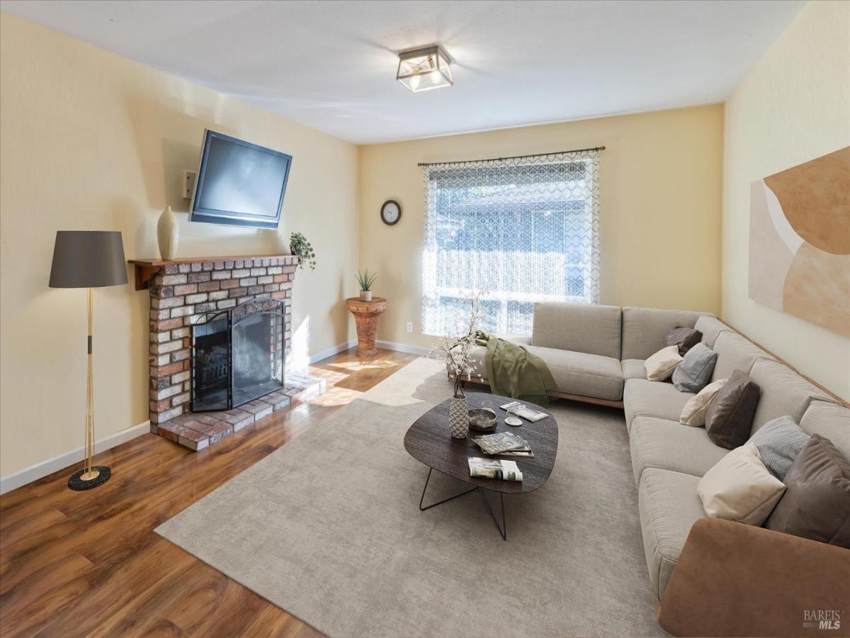 MLS #325087220 img 0