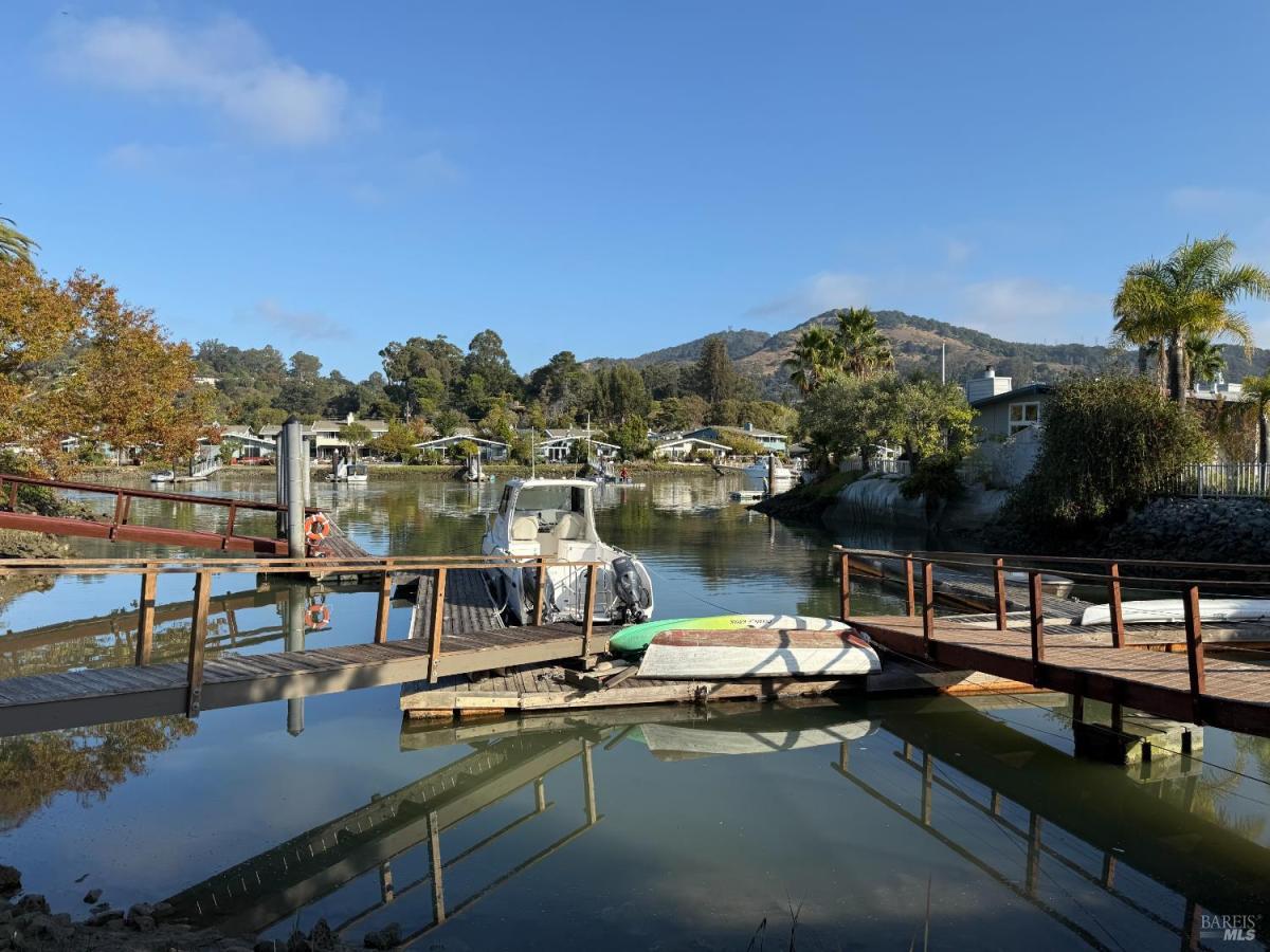 MLS #325087293 img 0